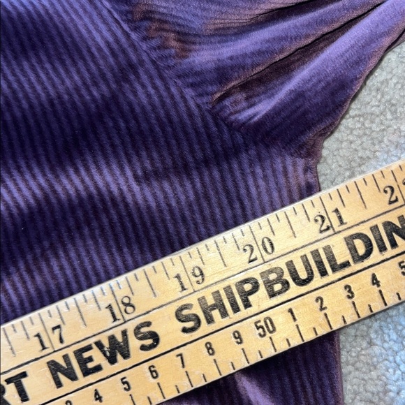 Victoria's Secret Purple Ribbed Velour Zip Crop Jacket Size Medium - Picture 9 of 10